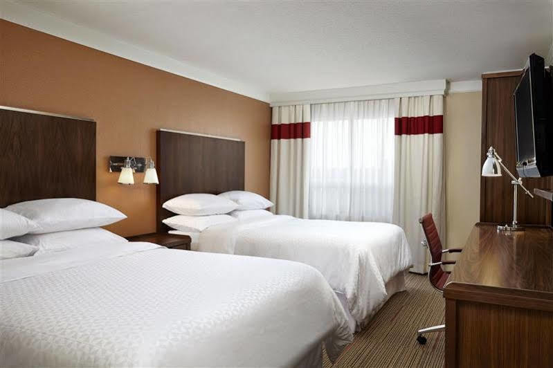 Four Points By Sheraton Kitchener-ווטרלו מראה חיצוני תמונה